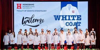 HIU trao áo blouse trắng cho sinh viên Răng Hàm Mặt K25