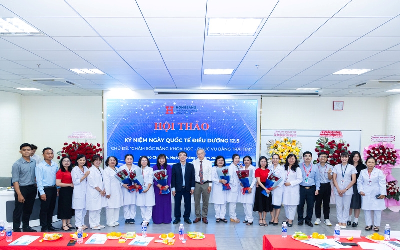 HIU tôn vinh nghề điều dưỡng nhân Ngày Quốc tế Điều dưỡng 12/5