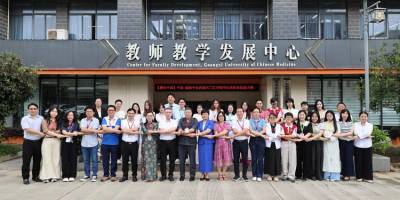 Sinh viên HIU giành Huy chương Vàng cuộc thi Y học cổ truyền tại Trung Quốc