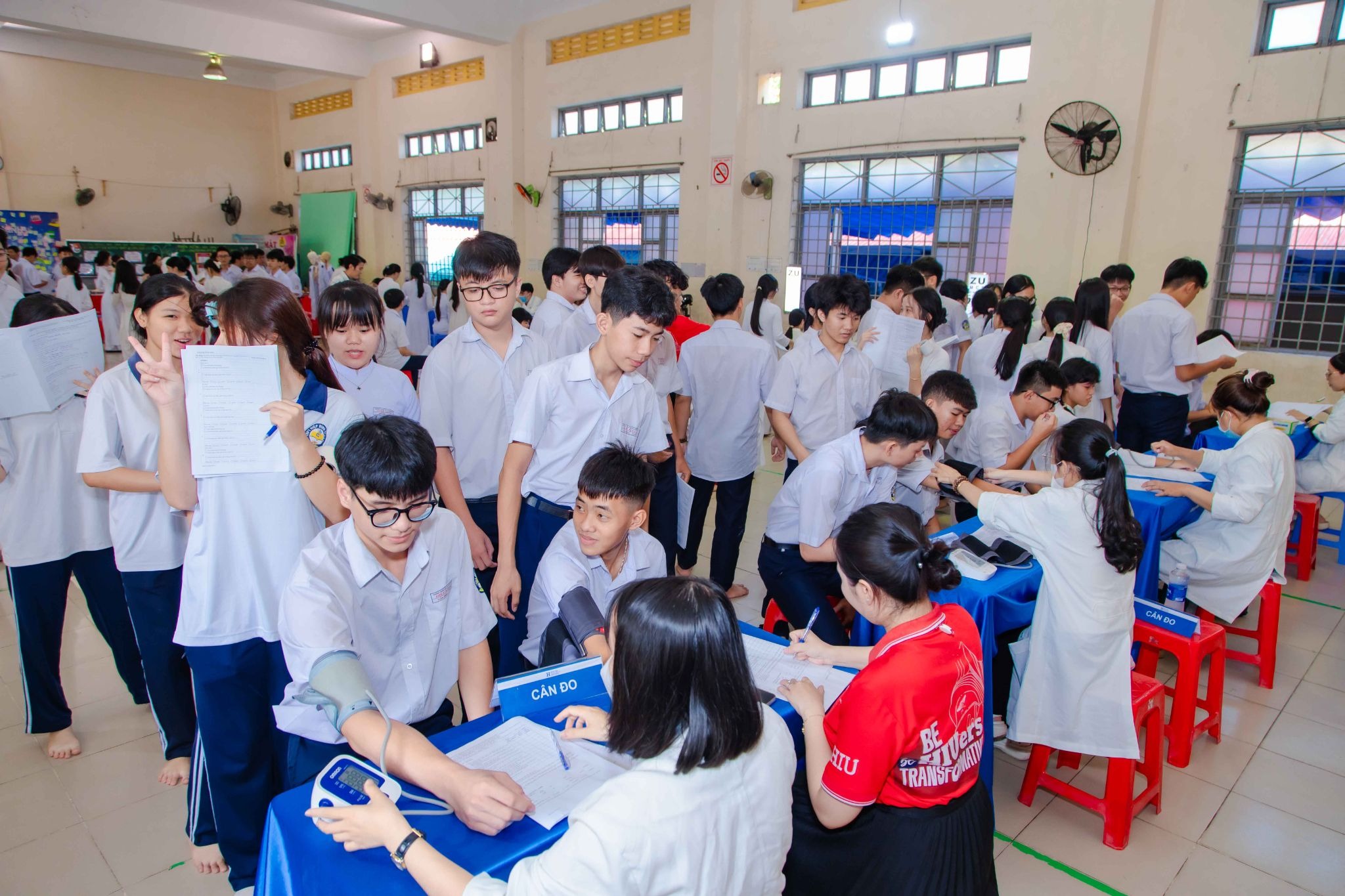 HIU CARE 2026 đến THPT Hiệp Bình: Đưa chăm sóc sức khỏe và trải nghiệm nghề nghiệp đến gần học sinh