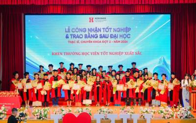HIU trao bằng tốt nghiệp cho 426 Thạc sĩ và Chuyên khoa cấp I, nhấn mạnh học tập suốt đời
