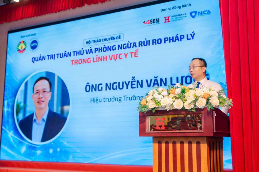 Ông Nguyễn Văn Lương, Hiệu trưởng Trường Cán bộ Thanh tra - Thanh tra Chính phủ trao đổi về vai trò của kiểm soát nội bộ trong hoạt động cơ sở y tế.