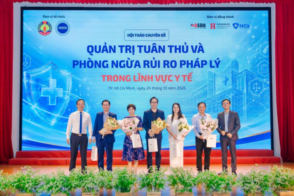 Chương trình thu hút nhiều chuyên gia lĩnh vực quản trị chất lượng, pháp lý, an ninh thông tin cùng lãnh đạo, quản lý các bệnh viện, phòng khám và cơ sở y tế.
